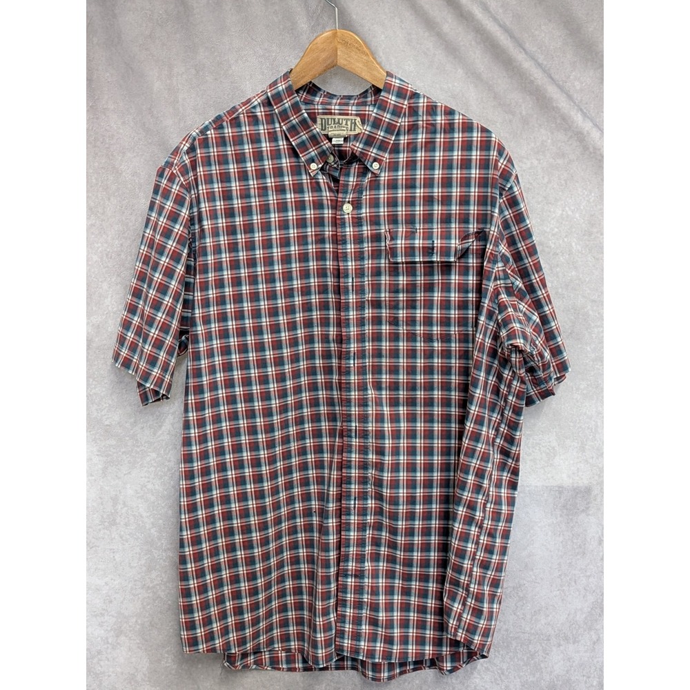 Duluth Trading Co Mens Large Red Navy Plaid Short Sleeve Button Down Shirt C26
